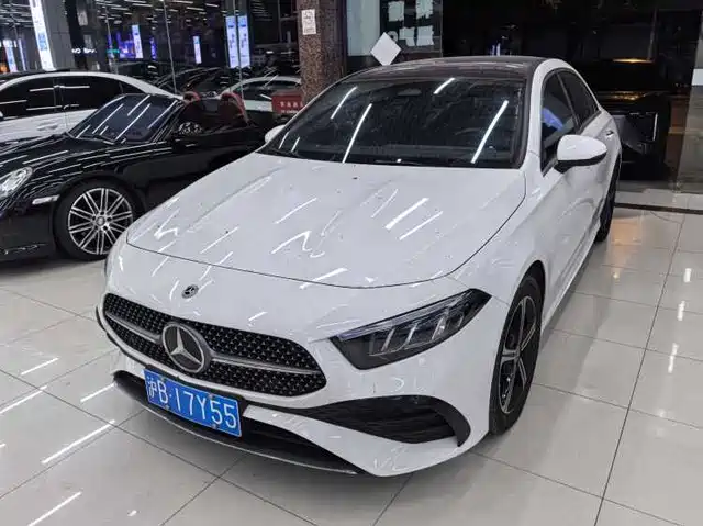 Mercedes-Benz Mercedes Benz A Class Mercedes-Benz A-Class 2023 A 200 L Fashion Model — фото