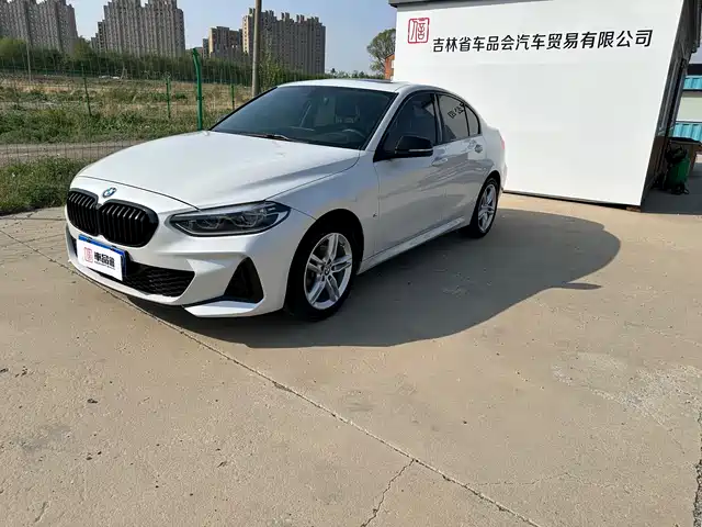 Bmw Bmw 1 Series Bmw 1 Series 2022 120i M Sports Night Edition — фото