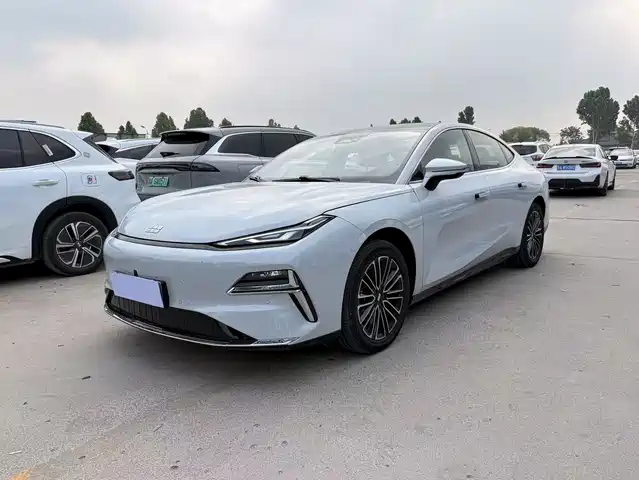 Geely Galaxy Galaxy Star 8 Galaxy Star 8 2025 130km Em-I Exclusive Edition — фото