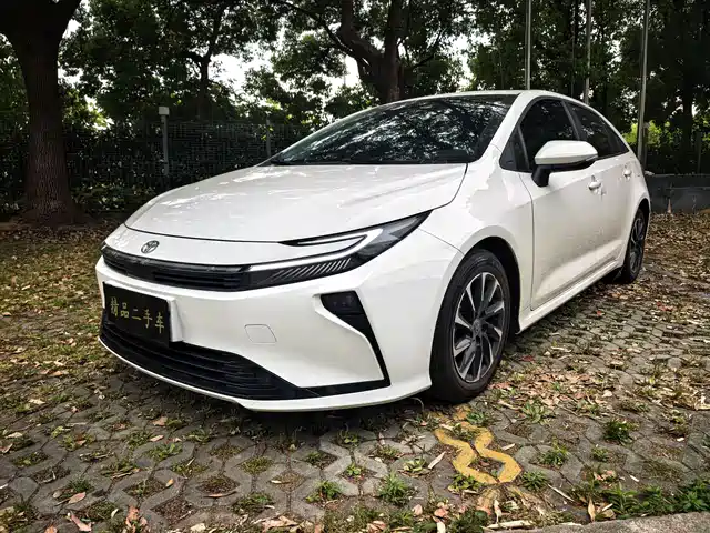Toyota Corolla — фото