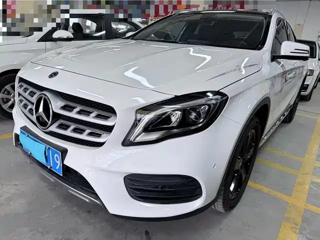 Mercedes-Benz Mercedes-Benz Gla Mercedes-Benz Gla 2019 Gla 200 Fashion Model — фото