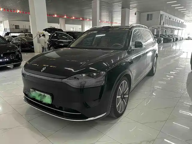 Aito Asks The World Wenjie M9 Wenjie M9 2025 Extended Range Ultra Version 52kwh 6-Seater Version — фото