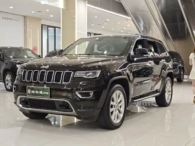 Jeep Grand Cherokee (Imported) Grand Cherokee (Imported) 2017 3.0l Comfort Navigation Edition — фото