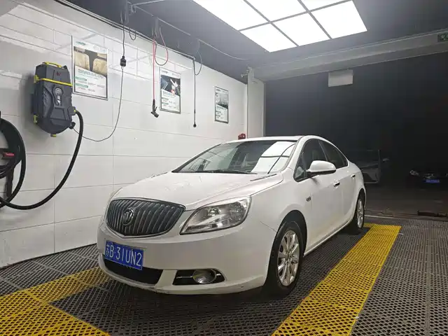 Buick Yinglang Yinglang 2013 XT 1.6T automatic cutting-edge sports version — фото