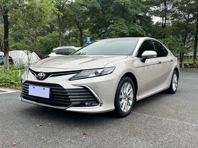 Toyota Camry Camry 2023 2.0g Deluxe Edition — фото
