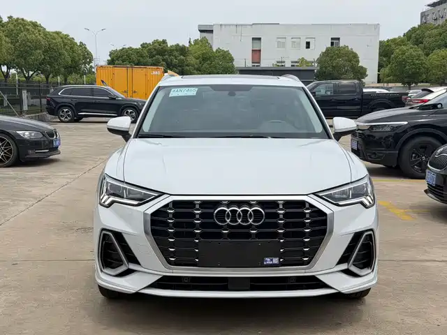 Audi Audi Q3 Audi Q3 2021 35 Tfsi Aggressive And Dynamic — фото