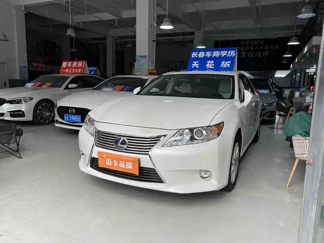 Lexus Lexus Es Lexus Es 2013 300h Elite Edition — фото