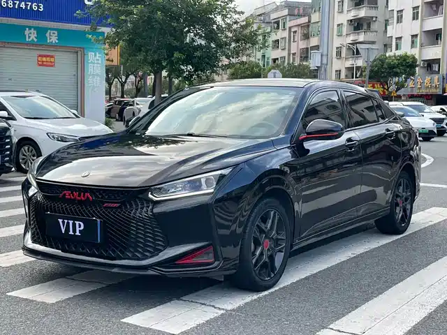 Dongfeng Fengshen Yixuan Yixuan 2021 230t Automatic Shadow Chasing Knight Version — фото