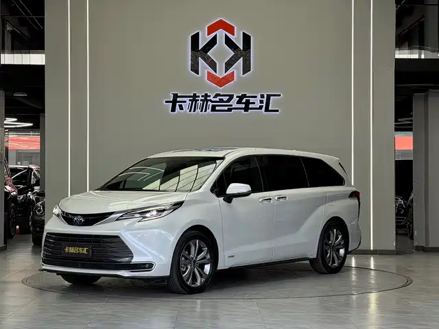 Toyota Sienna Sienna 2021 2.5l Hybrid Premium Edition — фото