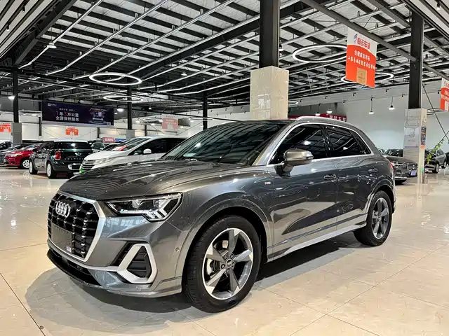 Audi Audi Q3 Audi Q3 2022 35 Tfsi Fashionable And Dynamic — фото