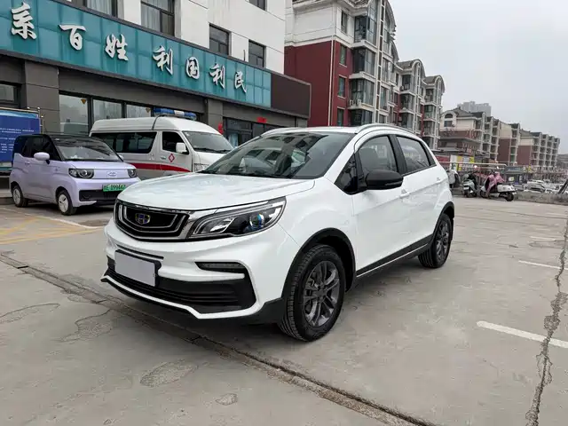 Geely Automobile Vision X3 Vision X3 2020 1.5l Cvt Premium Model — фото