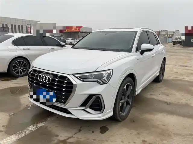 Audi Audi Q3 Audi Q3 2022 35 Tfsi Fashionable And Dynamic — фото