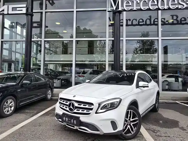 Mercedes-Benz Mercedes-Benz Gla Mercedes-Benz Gla 2018 Gla 200 Fashion Model — фото