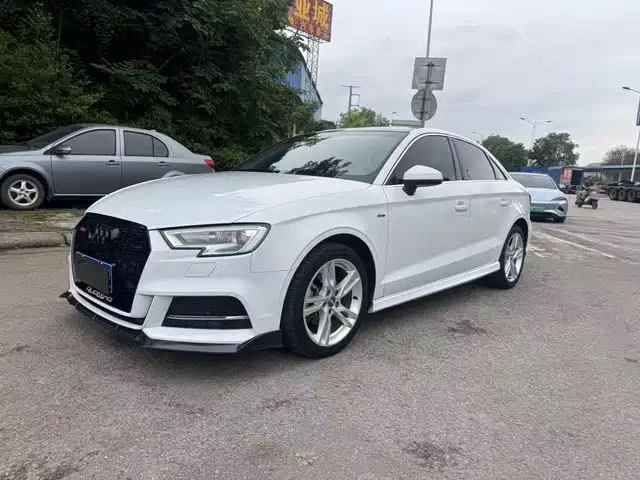 Audi Audi A3 Audi A3 2018 30th Anniversary Limousine 35 Tfsi Fashion — фото