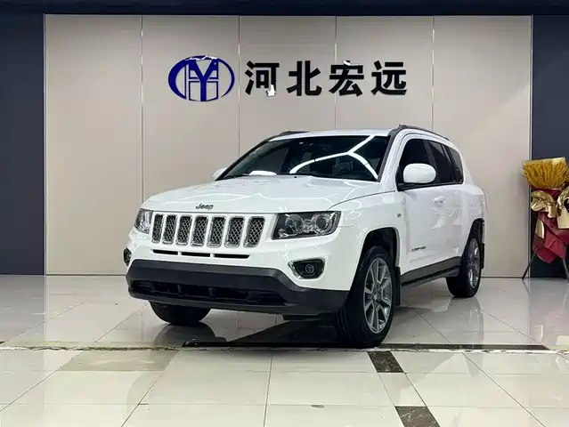 Jeep Guide(Import) Compass Imported 2014 2.4l Four-Wheel Drive Luxury Version — фото