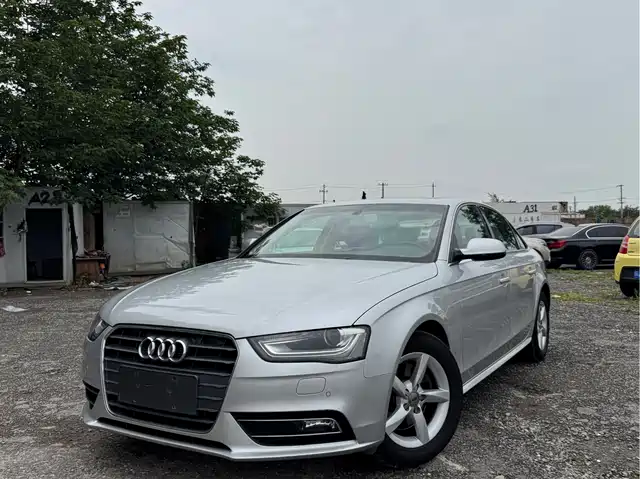 Audi Audi A4l Audi A4l 2013 35 Tfsi Automatic Comfort Type — фото
