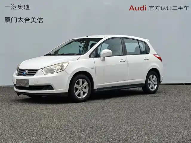 Qichen Venucia R50 Venucia R50 2013 1.6l Automatic Fashion Version — фото