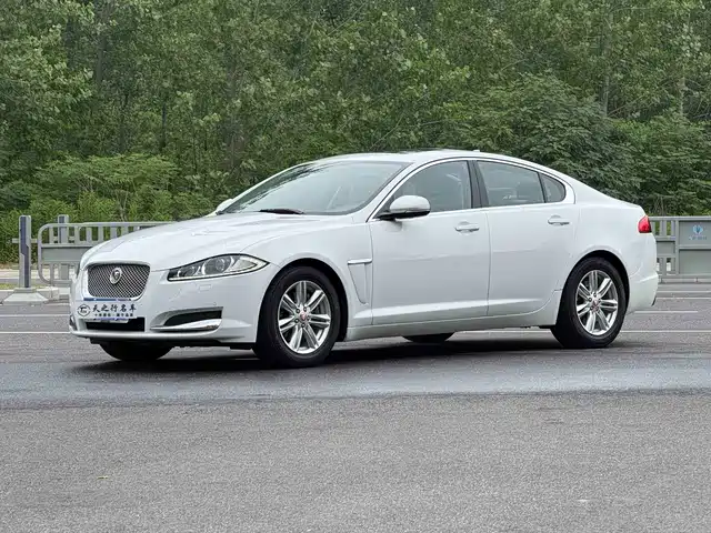 Jaguar Jaguar Xf Jaguar Xf 2015 Xf 2.0t Fenghua Edition — фото