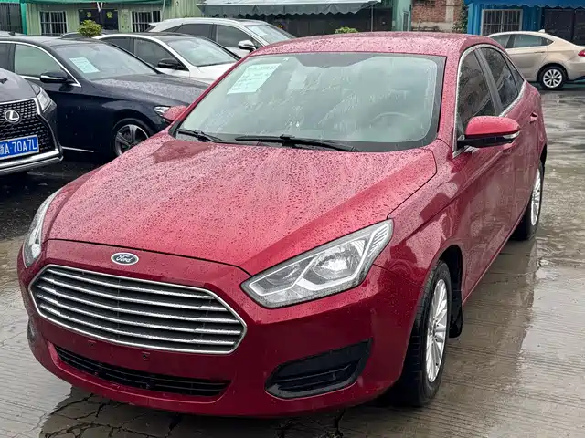 Ford Forrest Escort 2017 1.5l Automatic Comfort Model — фото