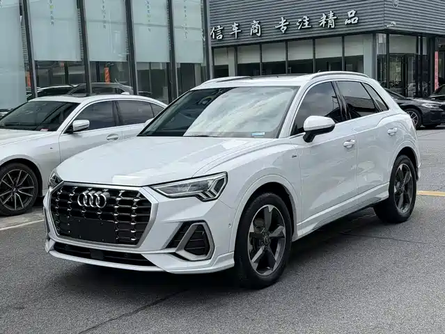 Audi Audi Q3 Audi Q3 2022 35 Tfsi Fashionable And Dynamic — фото