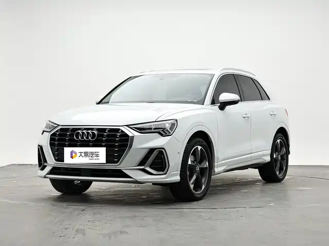 Audi Audi Q3 Audi Q3 2022 35 Tfsi Fashionable And Dynamic — фото