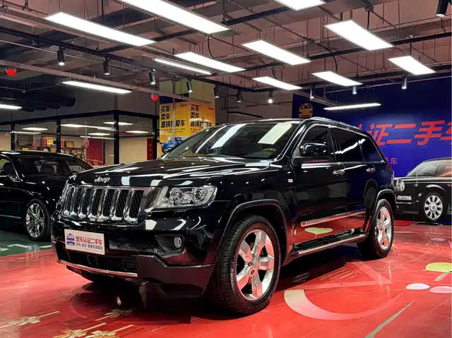 Jeep Grand Cherokee (Imported) Imported Grand Cherokee 2012 3.6L flagship edition — фото
