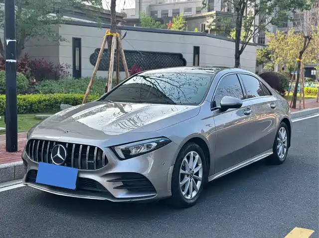 Mercedes-Benz Mercedes Benz A Class Mercedes-Benz A-Class 2019 A 200 L Sports Sedan — фото