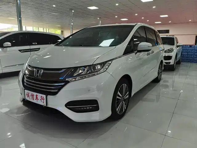 Honda Odyssey Odyssey 2018 2.4l Deluxe Edition — фото