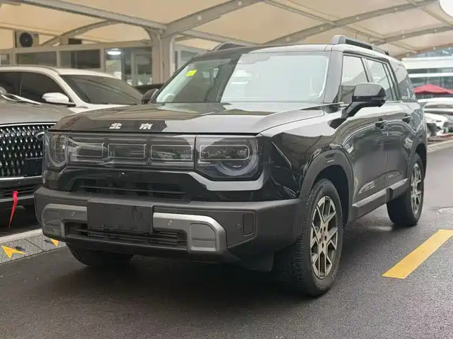 Beijing Cross Country Beijing off-road BJ30 Beijing off-road BJ30 2026 Traveler 1.5T DCT two-wheel drive advanced version — фото