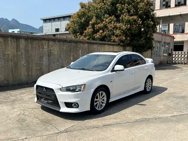 Mitsubishi Winged God Yishen 2012 Lunar New Year Edition 1.8l Cvt Comfort Type — фото