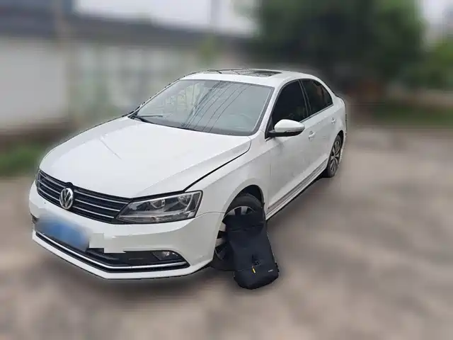 Volkswagen Sagitar Sagitar 2017 230tsi Automatic Comfort Model — фото