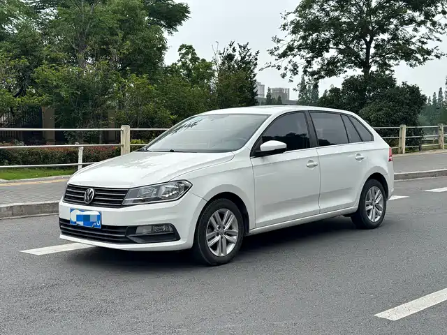 Volkswagen Santana Santana 2015 Haona 1.6l Automatic Comfort Type — фото