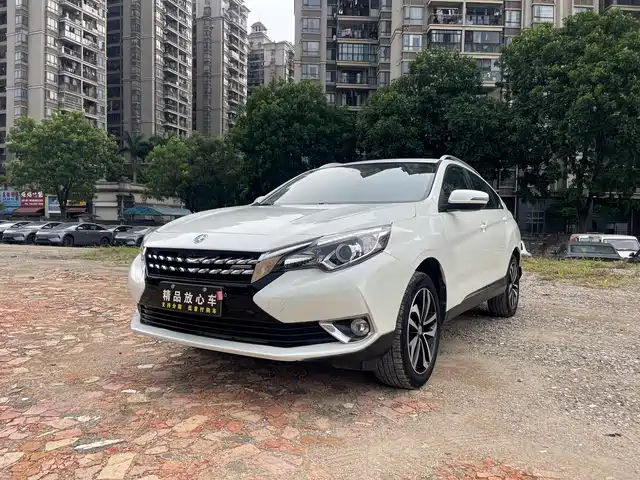 Qichen Venucia T90 Venucia T90 2017 2.0l Cvt Smart Edition — фото