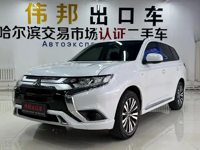 Mitsubishi Outlander Outlander 2021 Facelift 2.0l 2wd Smooth Version 5 Seats — фото