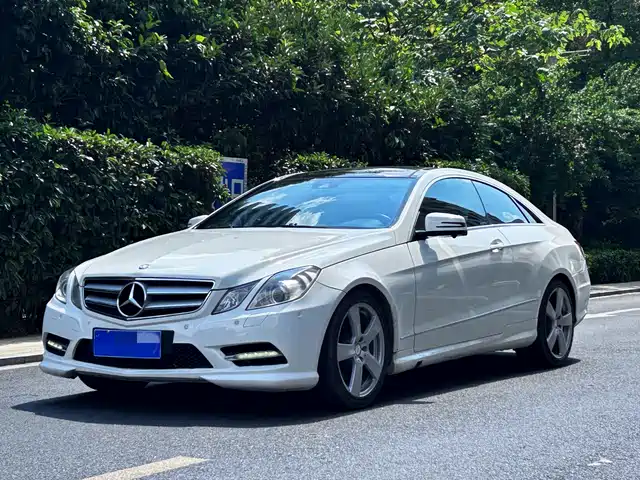 Mercedes-Benz Mercedes-Benz E-Class (Imported) Mercedes-Benz E-Class (Imported) 2012 E 200 Cgi Coupe — фото