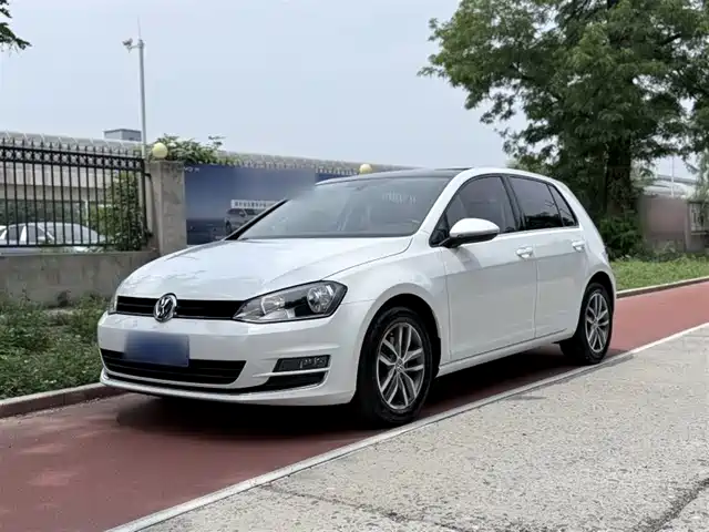 Volkswagen Golf Golf 2016 230tsi Automatic Luxury Model — фото