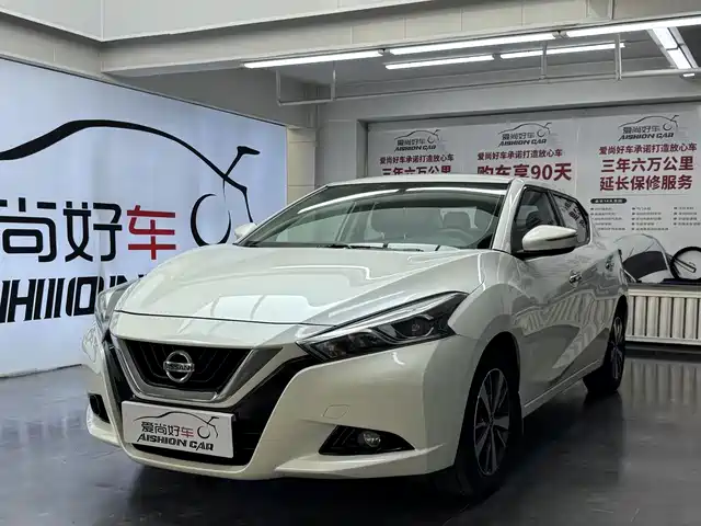 Nissan Bluebird Bluebird 2018 1.6l Cvt Cool Trendy Sound Edition — фото