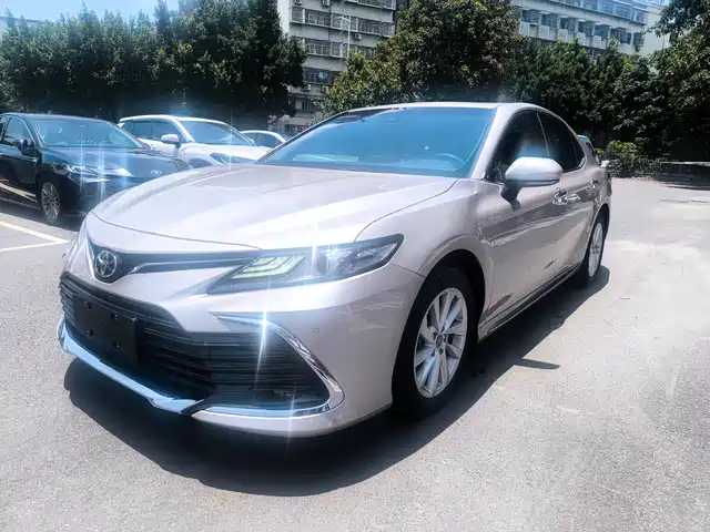 Toyota Camry Camry 2023 2.0g Deluxe Edition — фото