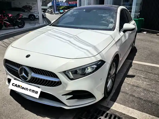 Mercedes-Benz Mercedes Benz A Class Mercedes-Benz A-Class 2021 A 200 L Sports Sedan Fashionable — фото