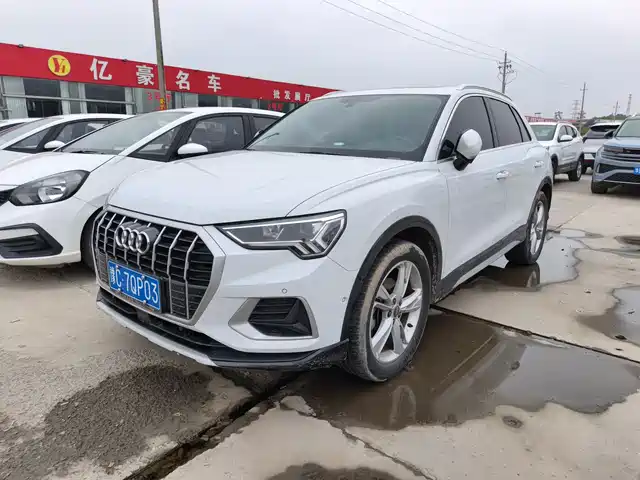Audi Audi Q3 Audi Q3 2021 35 Tfsi Fashionable And Elegant — фото