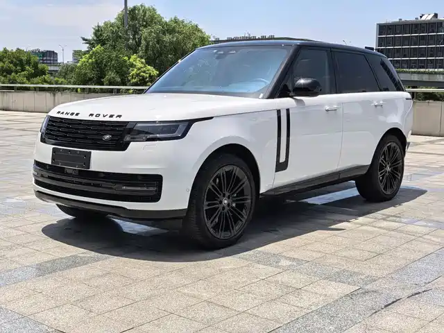Land Rover Range Rover Range Rover 2025 3.0 L6 360ps Grand Edition — фото