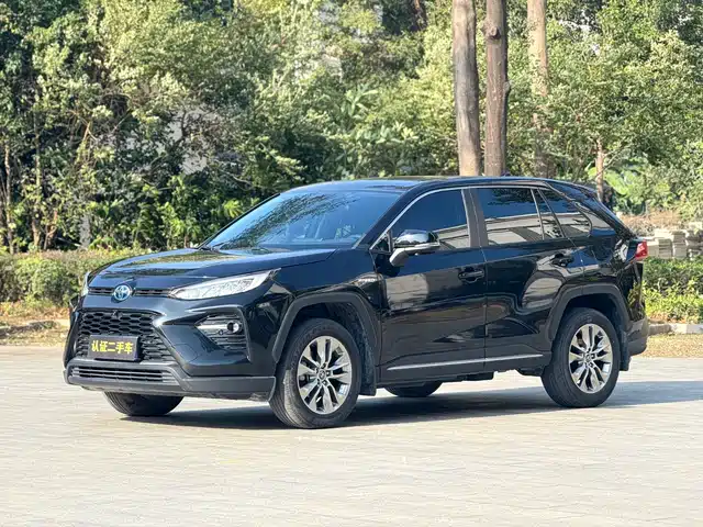 Toyota Willanda Wilanda 2023 Dual Engine 2.5L E-CVT Two-wheel Drive Urban Edition — фото
