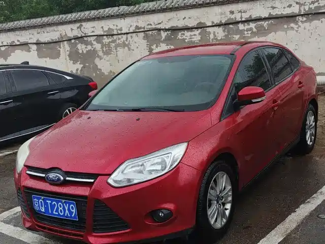 Ford Fox Focus 2012 Sedan 1.6l Automatic Comfort Type — фото