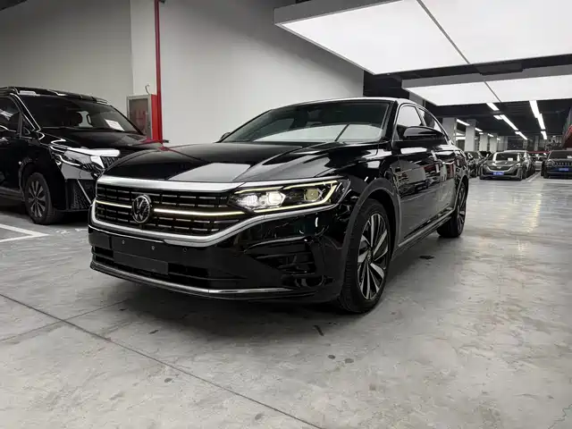 Volkswagen Passat Passat 2023 330tsi Deluxe Edition — фото