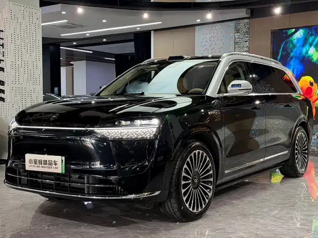 Aito Asks The World Wenjie M9 Wenjie M9 2025 Extended Range Ultra Version 52kwh 6-Seater Version — фото