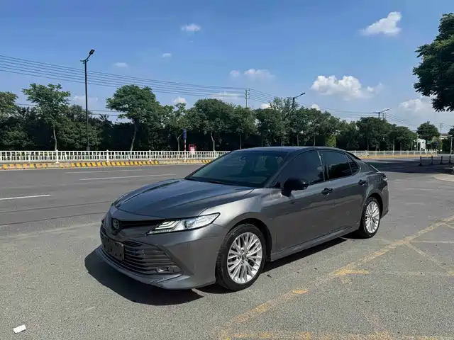 Toyota Camry Camry 2018 2.5g Deluxe Edition — фото