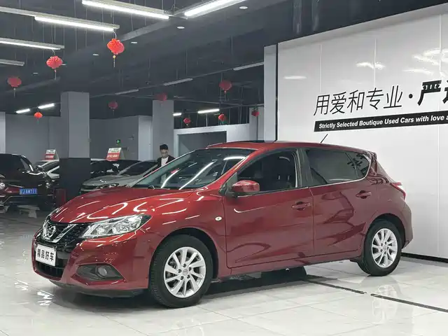 Nissan Tiida Tiida 2016 1.6l Cvt Cool Version — фото