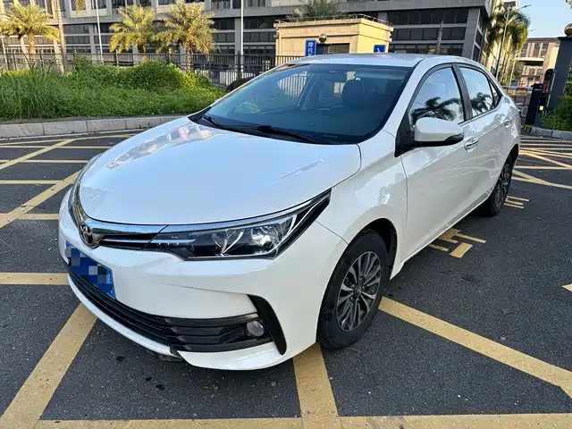 Toyota Corolla Corolla 2017 Facelift 1.2t S-Cvt Gl — фото
