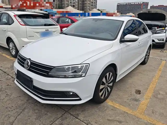 Volkswagen Sagitar Sagitar 2018 1.6l Automatic Comfort Model — фото