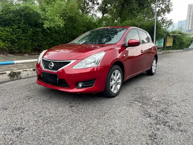 Nissan Tiida Tiida 2013 1.6l Cvt Cool Version — фото